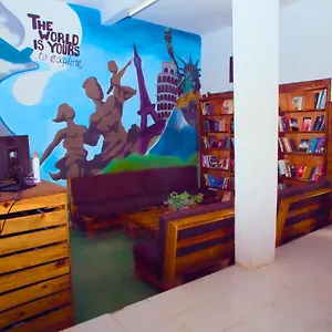  Ostello International House